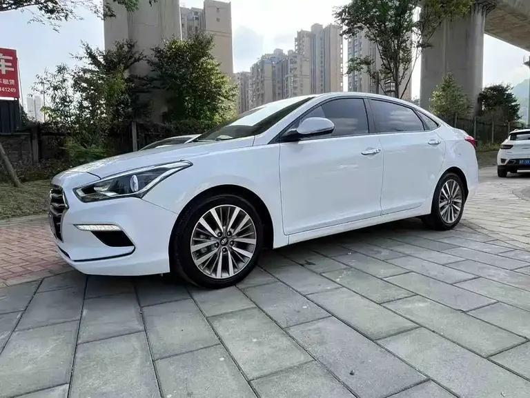 Hyundai Mistra 1.8 L Auto Intelligent GLS Commemorative CN-VI