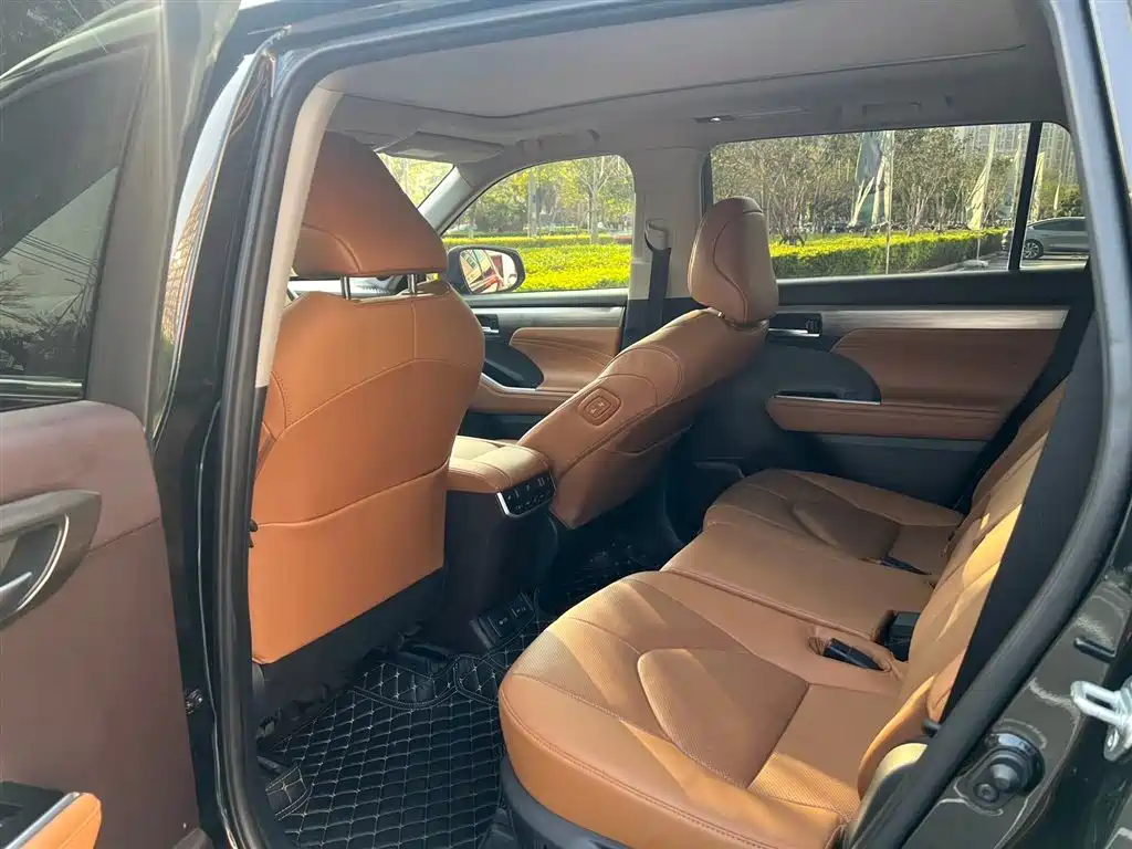 Highlander 汉兰达 2024款 380 T 四驱至尊型 7座