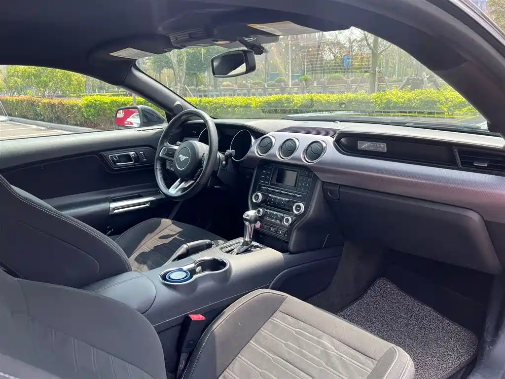Mustang 2.3 T 50 Anniversary