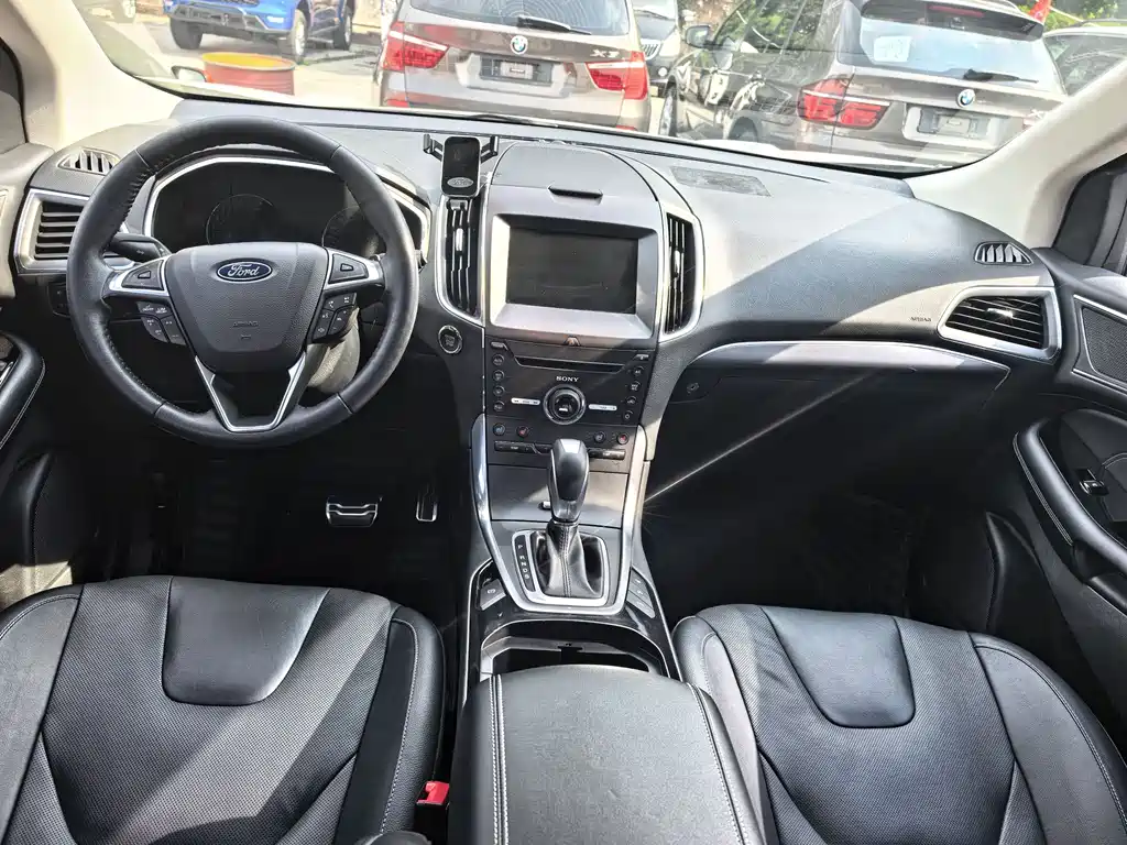 Edge EcoBoost 245 4 WD Supreme Sharp 7-seat