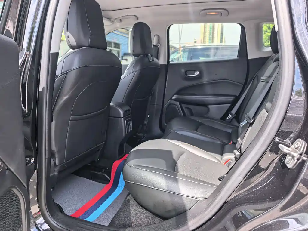 Compass 220 T Auto Home Enjoyment
