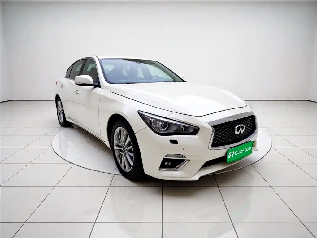 Infiniti Q50 L 2.0 T Comfort Enjoyment CN-VI