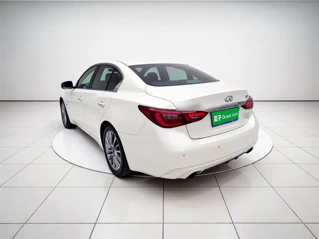 Infiniti Q50 L 2.0 T Comfort Enjoyment CN-VI