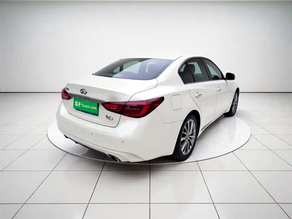 Infiniti Q50 L 2.0 T Comfort Enjoyment CN-VI
