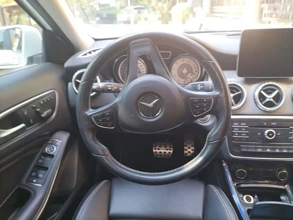 Mercedes-Benz GLA GLA 200 Fashion