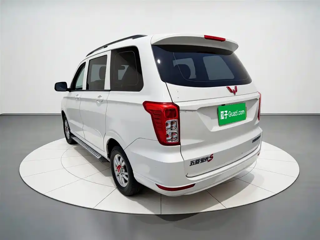 Wuling Hongguang 1.5 L S Standard CN-VI LAR