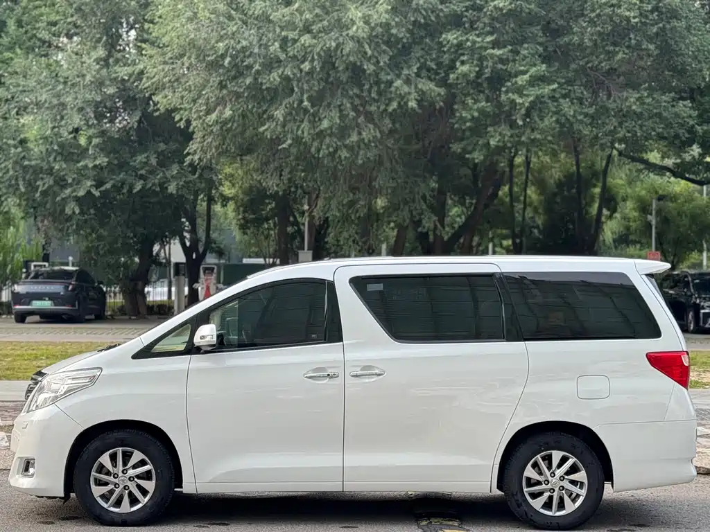 Alphard 2.4 L Luxury