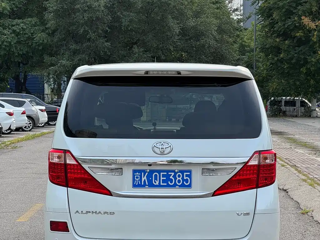Alphard 2.4 L Luxury