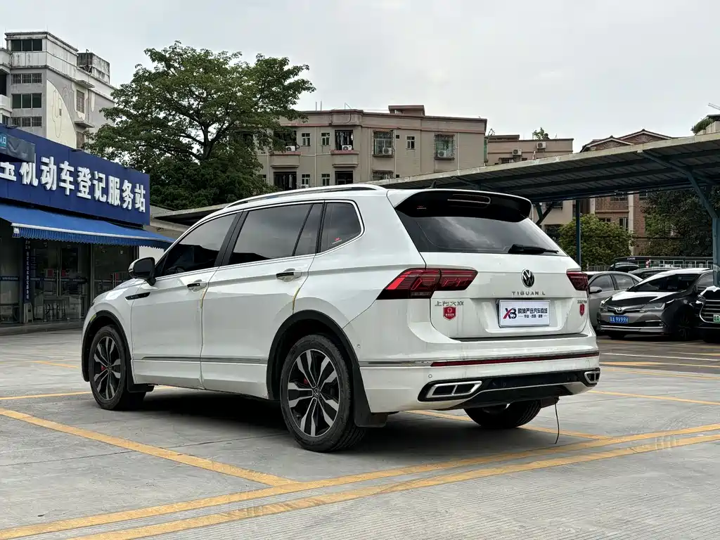 Tiguan L 330 TSI Auto 2 WD R-Line Premium