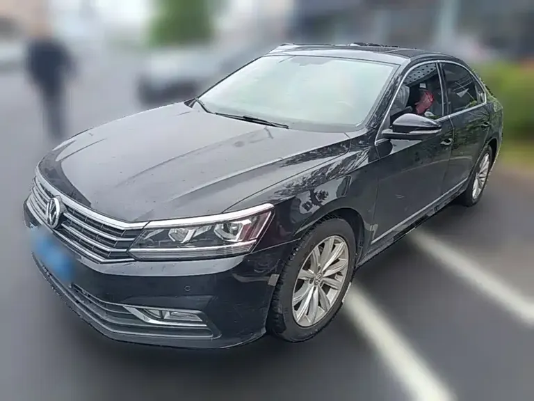 Volkswagen Passat 330 TSI DSG Honored