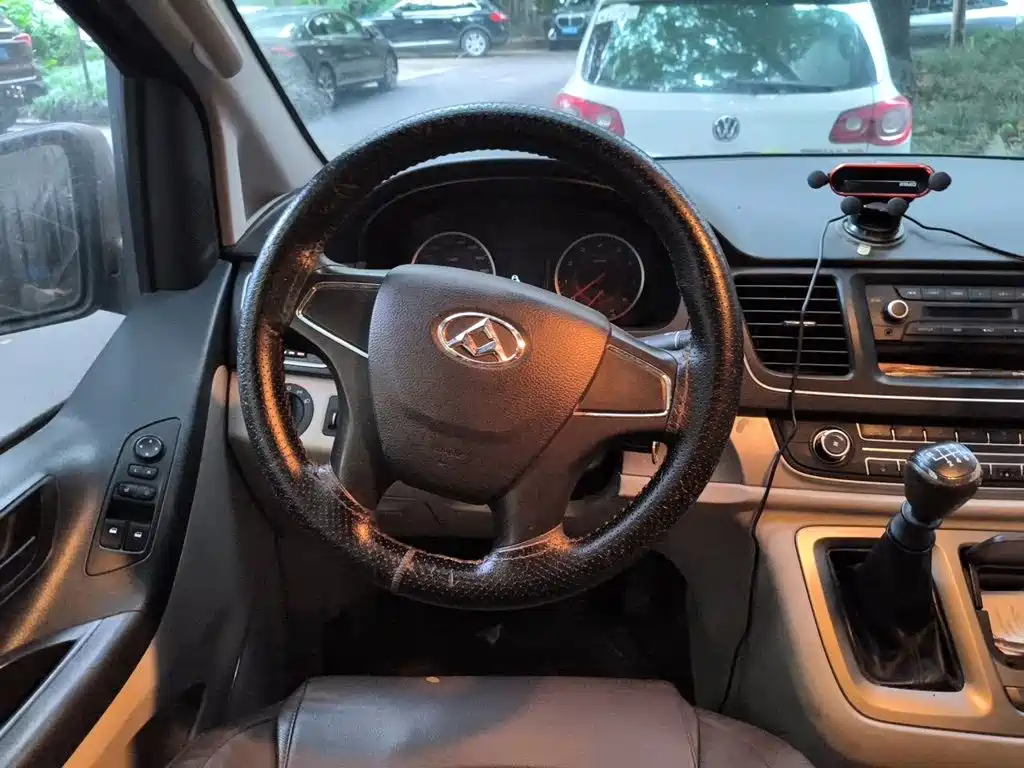 Maxus G10 大通G10 2014款 2.0 T 手动精英版