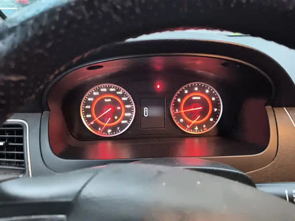 Maxus G10 大通G10 2014款 2.0 T 手动精英版