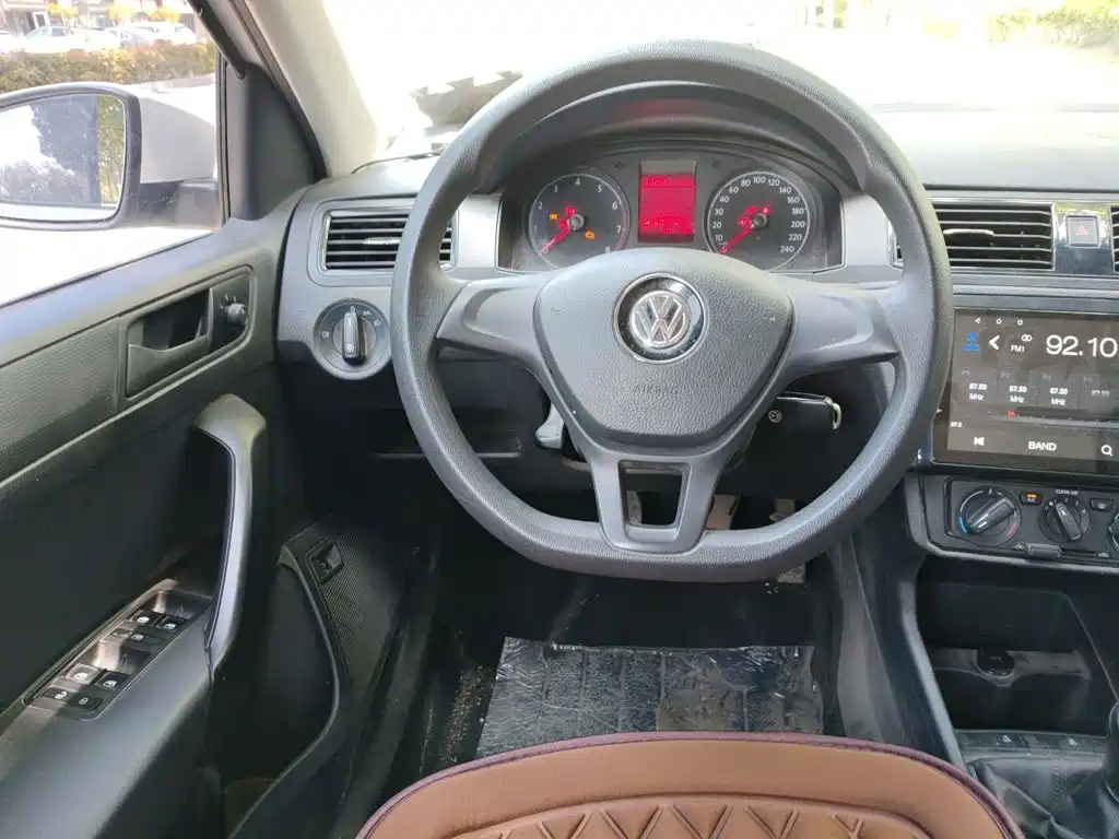 Santana 1.5 L Manual Style