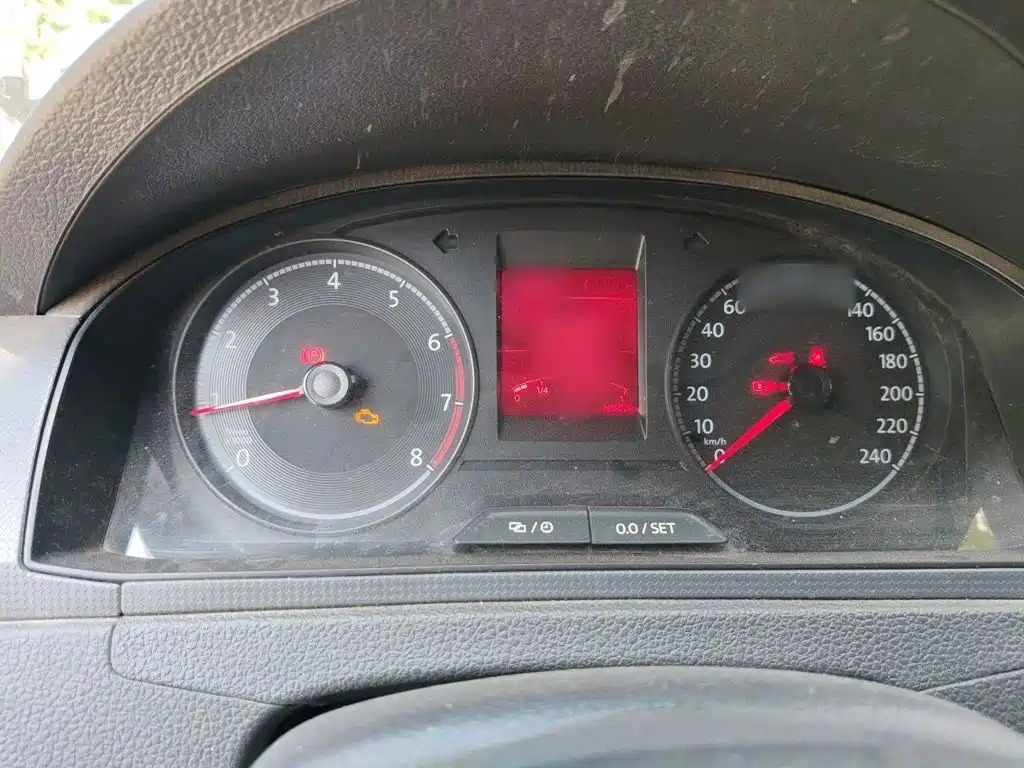 Santana 1.5 L Manual Style