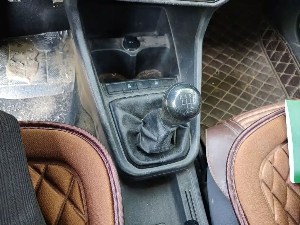 Santana 1.5 L Manual Style