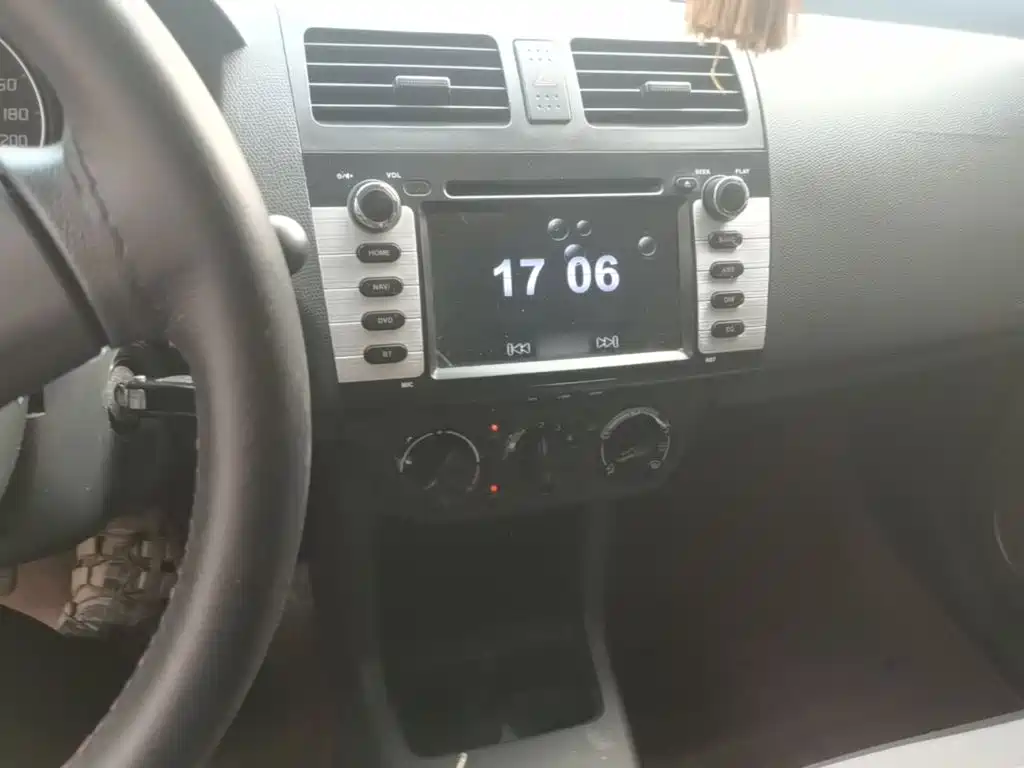 Swift 1.5 L Manual Fashion