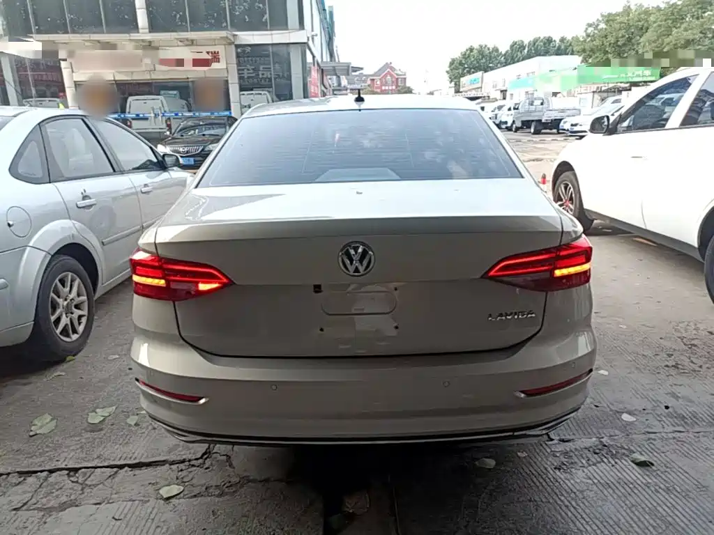 Lavida 1.5 L Auto Comfort CN-VI