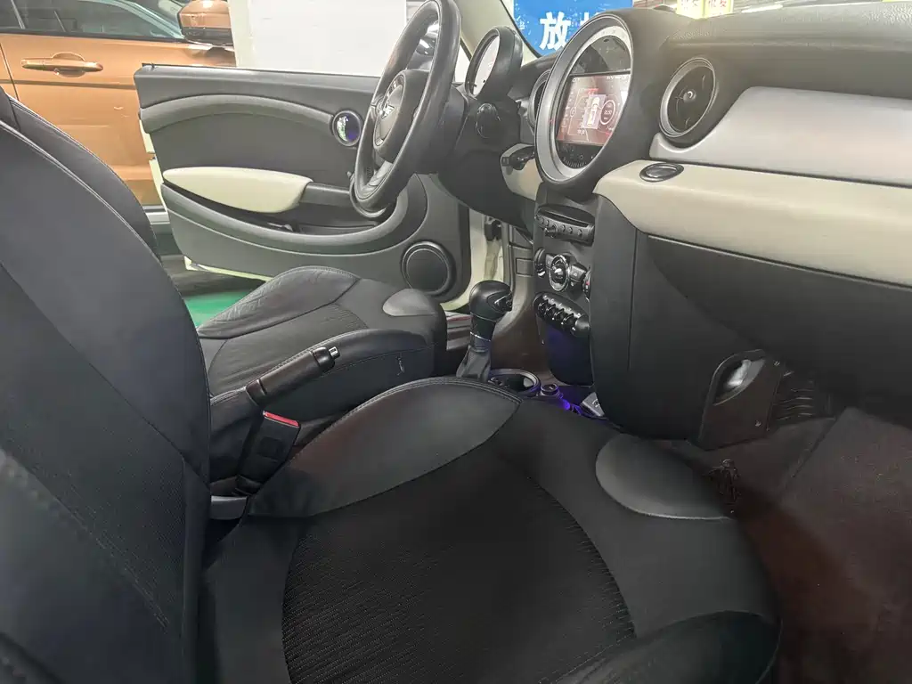 MINI CLUBMAN MINI CLUBMAN 2011款 1.6 L COOPER Excitement