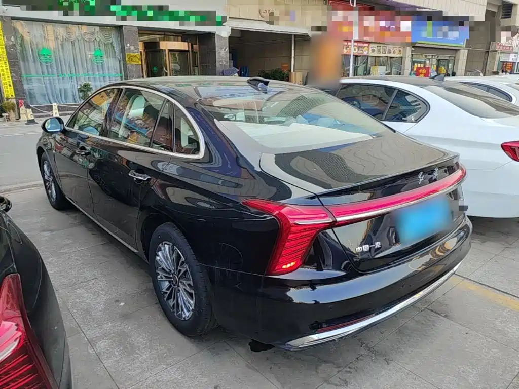 Hongqi H5 1.5 T DCT Flagship Charm