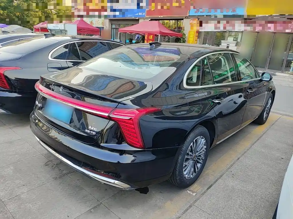 Hongqi H5 1.5 T DCT Flagship Charm