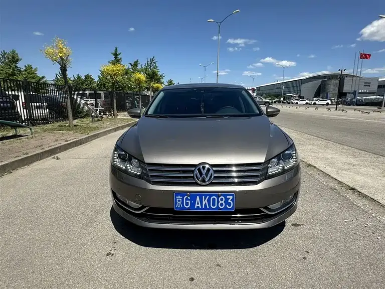 Volkswagen Passat 1.8 TSI DSG Royal