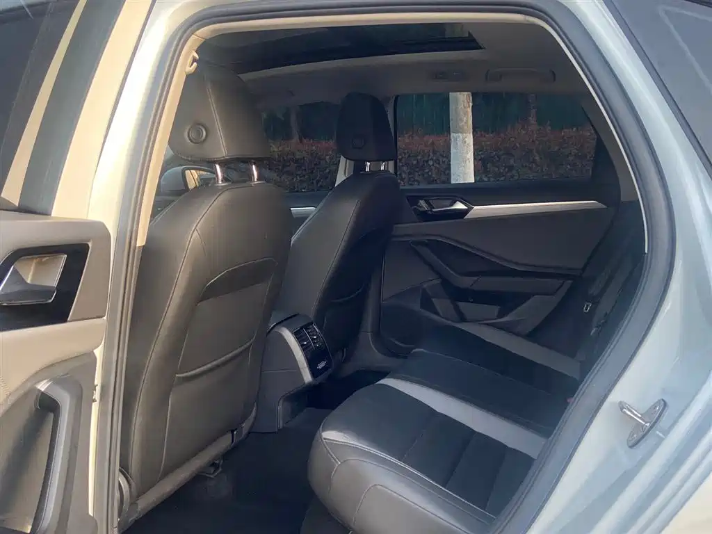 Sagitar 280 TSI DSG Comfort Connected