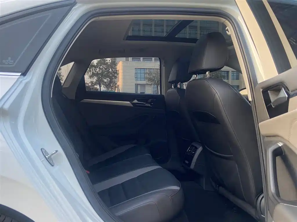Sagitar 280 TSI DSG Comfort Connected