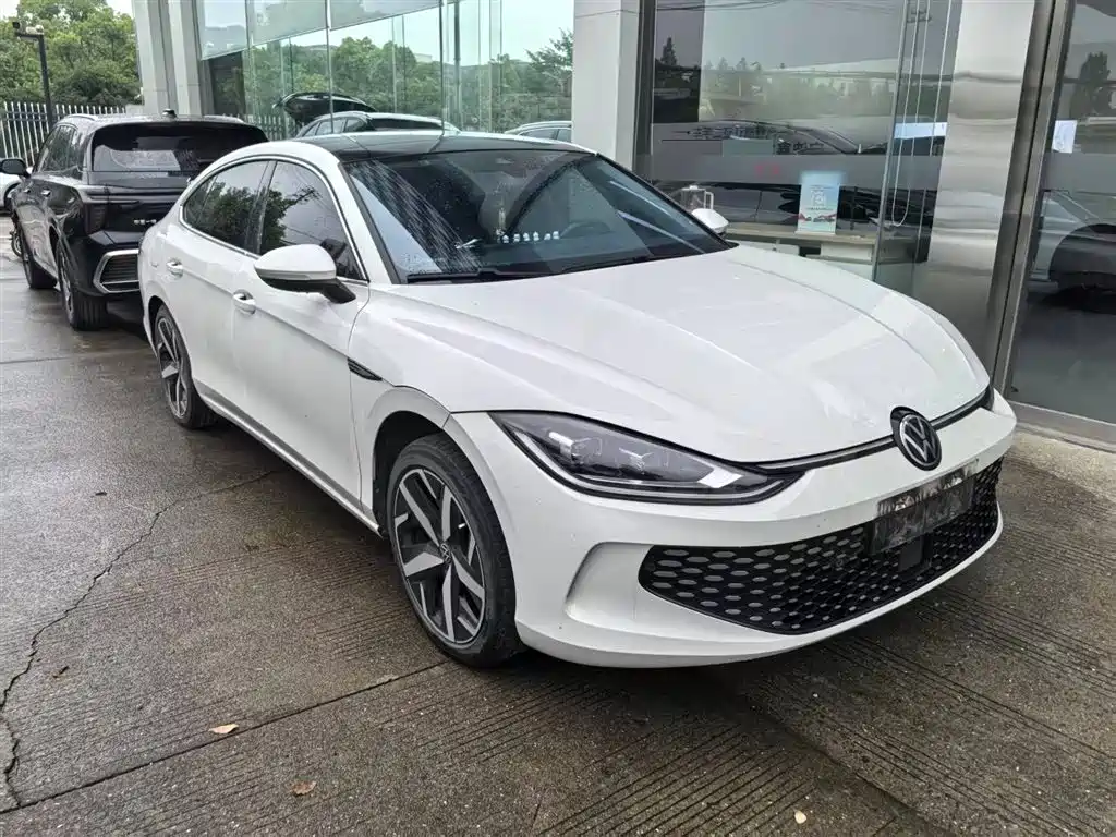 Lamando Lamando L 280 TSI DSG Spicy Cool