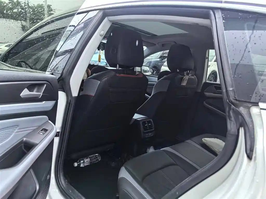 Lamando Lamando L 280 TSI DSG Spicy Cool