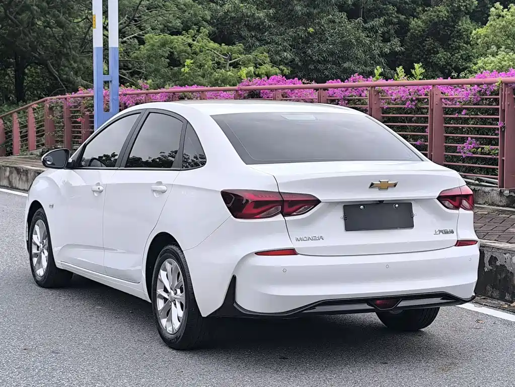 Monza 1.5 L DCT Joy