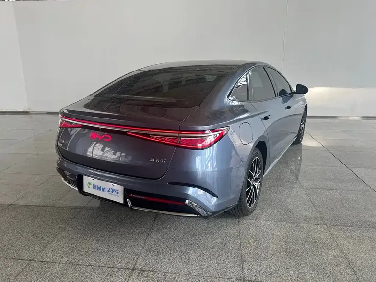 BYD Seal 07 DM-i DM-i 1.5 L 125 km Elite