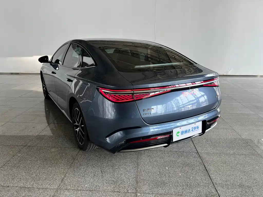 Seal 07 DM-i DM-i 1.5 L 125 km Elite