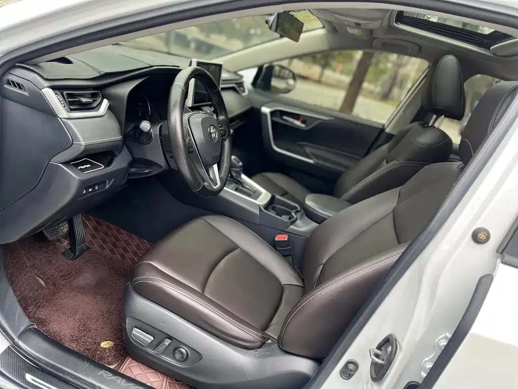 RAV4 2.0 L CVT 2 WD Style