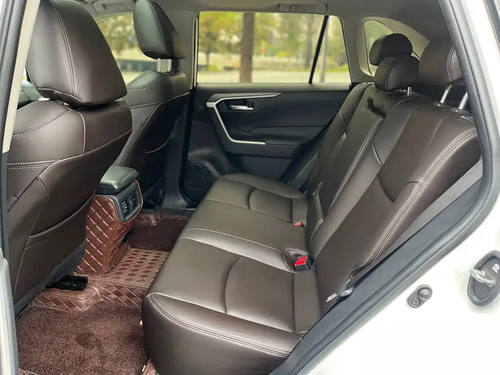 RAV4 2.0 L CVT 2 WD Style
