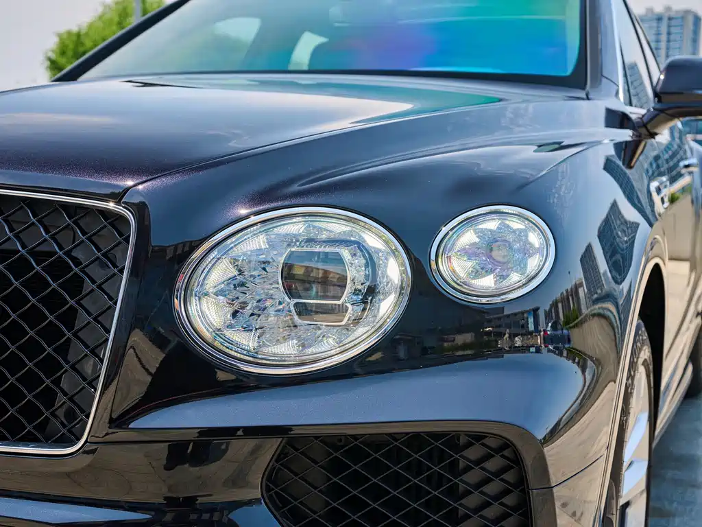 Bentayga 4.0 T V8 LWB Range