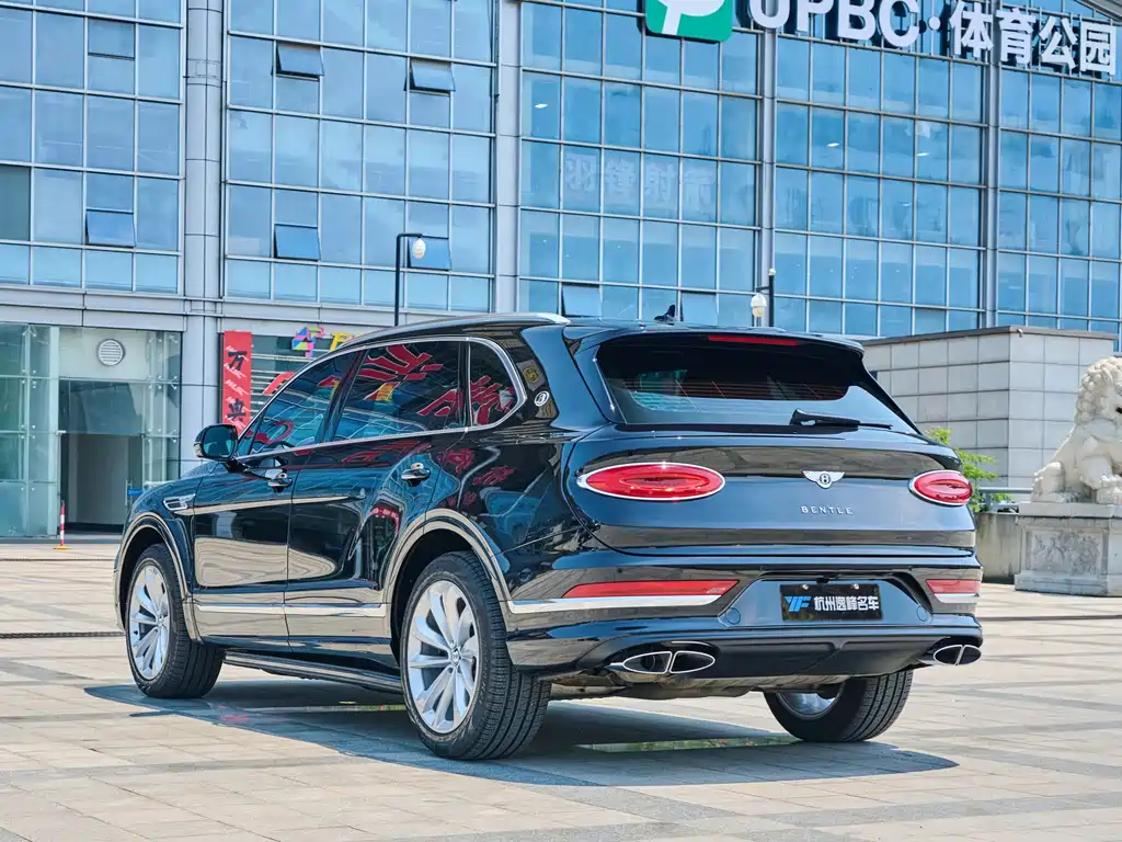 Bentayga 4.0 T V8 LWB Range