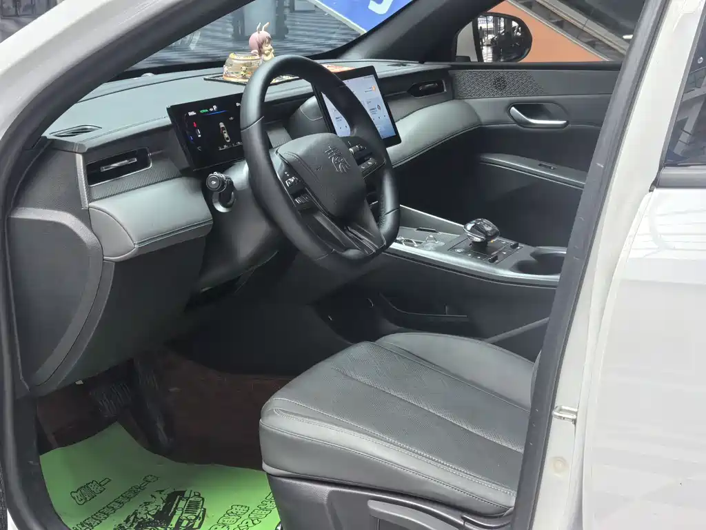 Qin PLUS DM-i Smart Drive 55 KM Leading