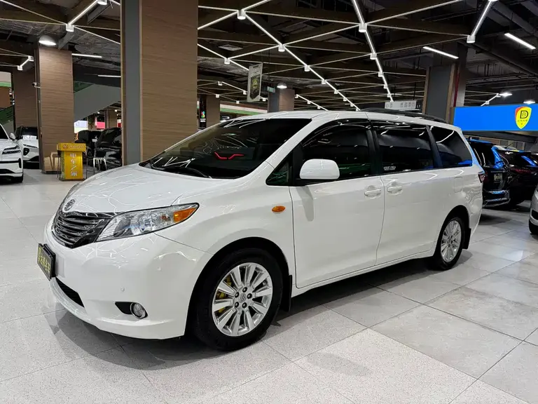 Toyota SIENNA 3.5 L 4 WD L