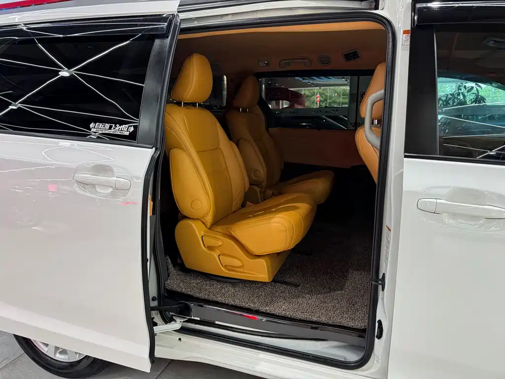 SIENNA 3.5 L 4 WD L