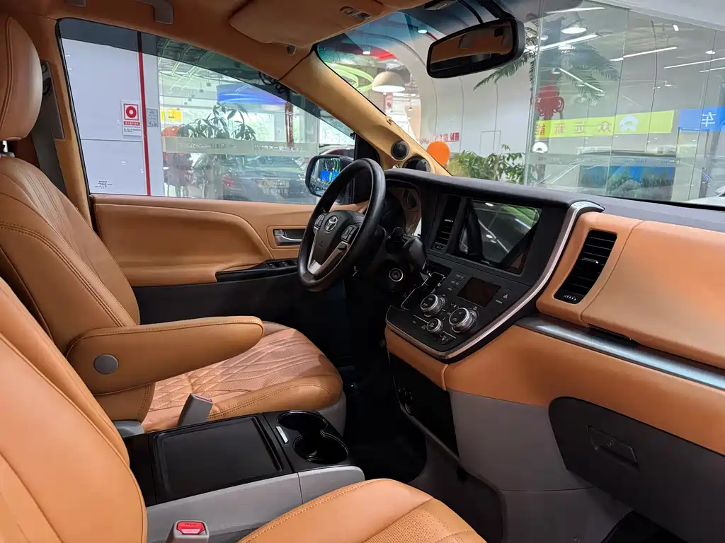 SIENNA 3.5 L 4 WD L