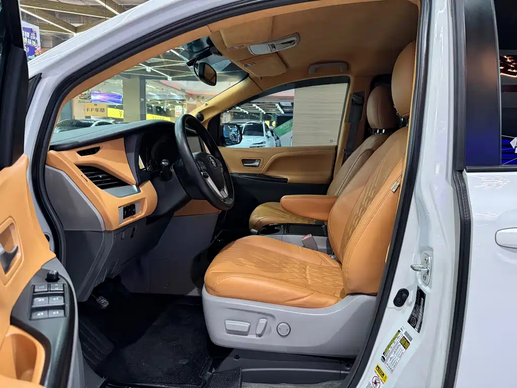 SIENNA 3.5 L 4 WD L