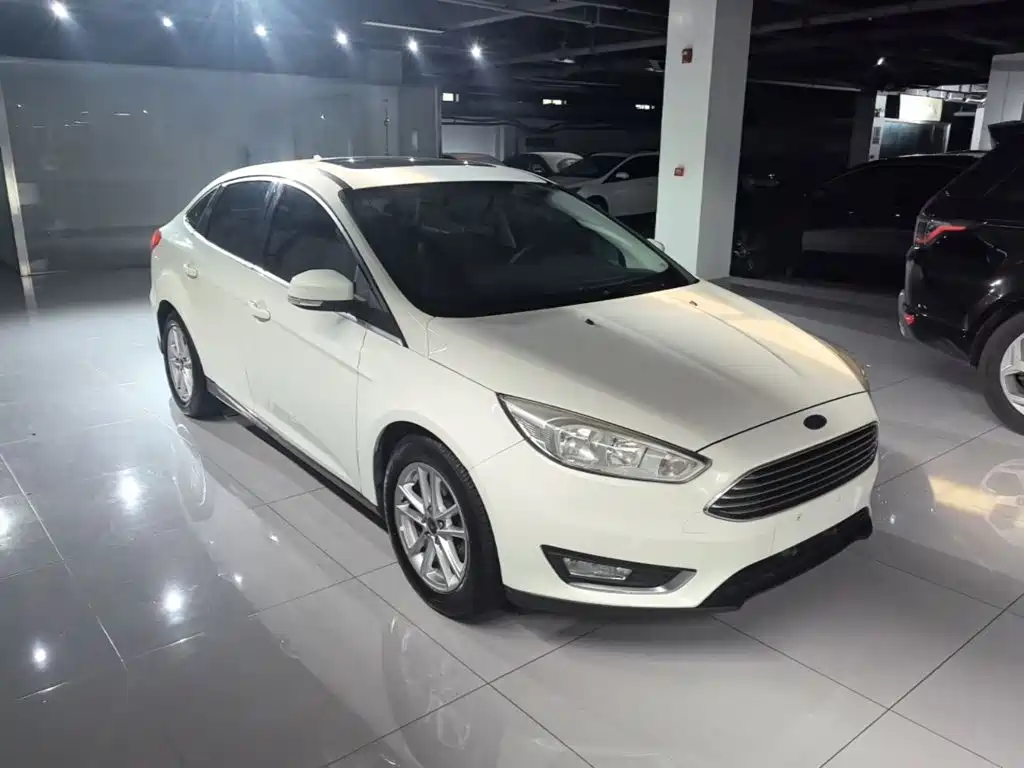 Focus Sedan EcoBoost 180 Auto Elite