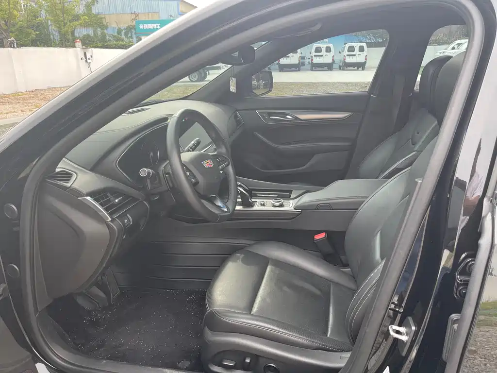 Cadillac CT5 28 T Style