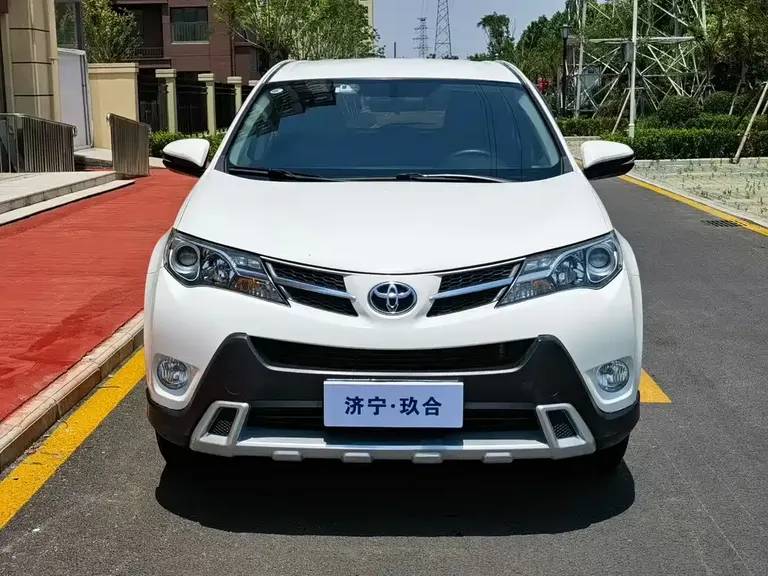 Toyota RAV4 2.0 L CVT 2 WD Urban