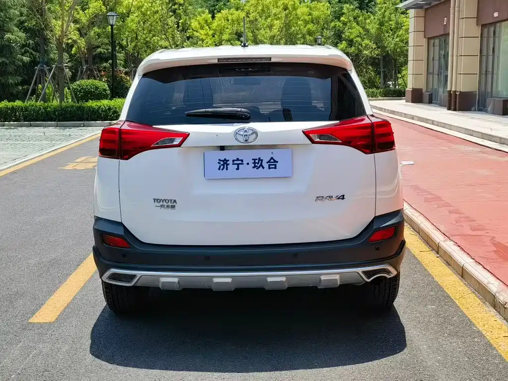 RAV4 2.0 L CVT 2 WD Urban