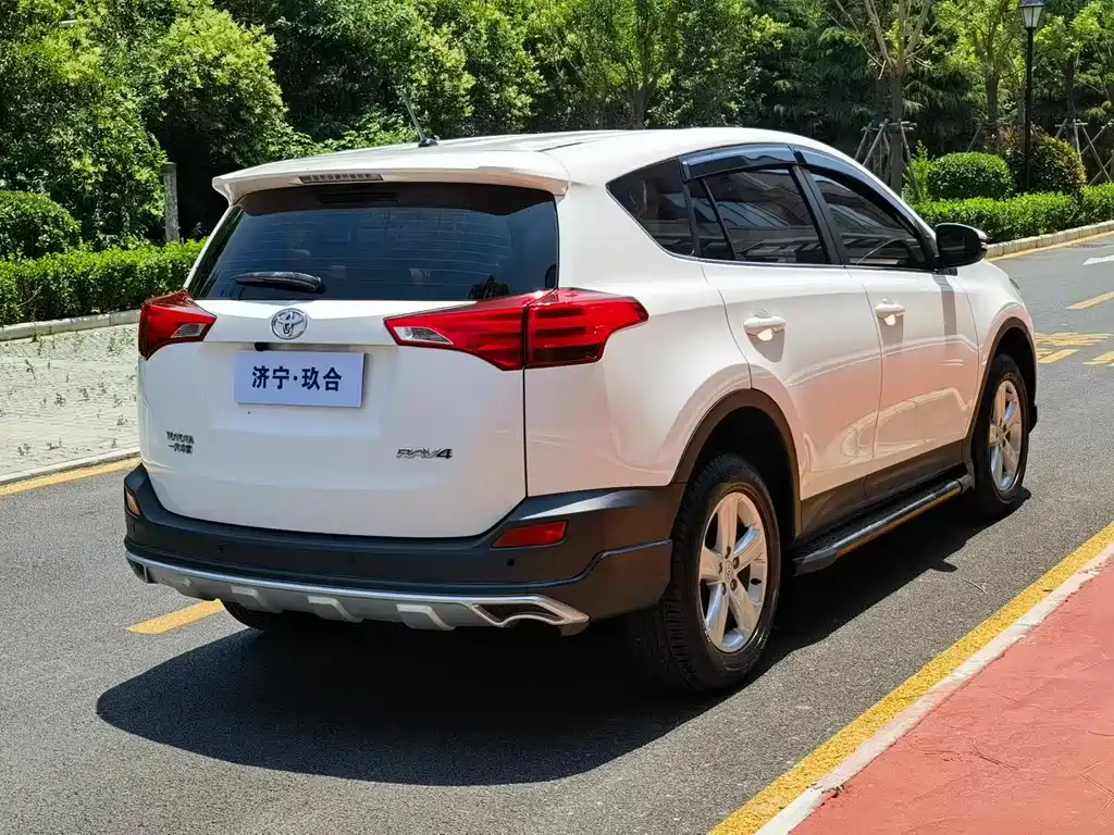 RAV4 2.0 L CVT 2 WD Urban