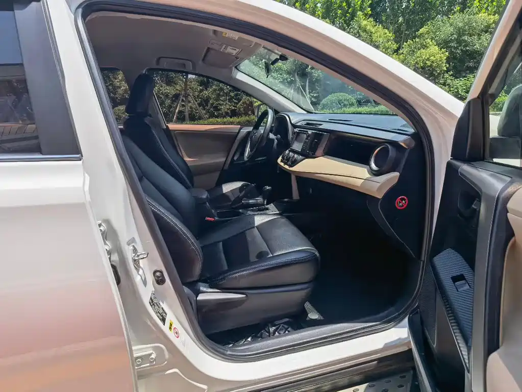 RAV4 2.0 L CVT 2 WD Urban