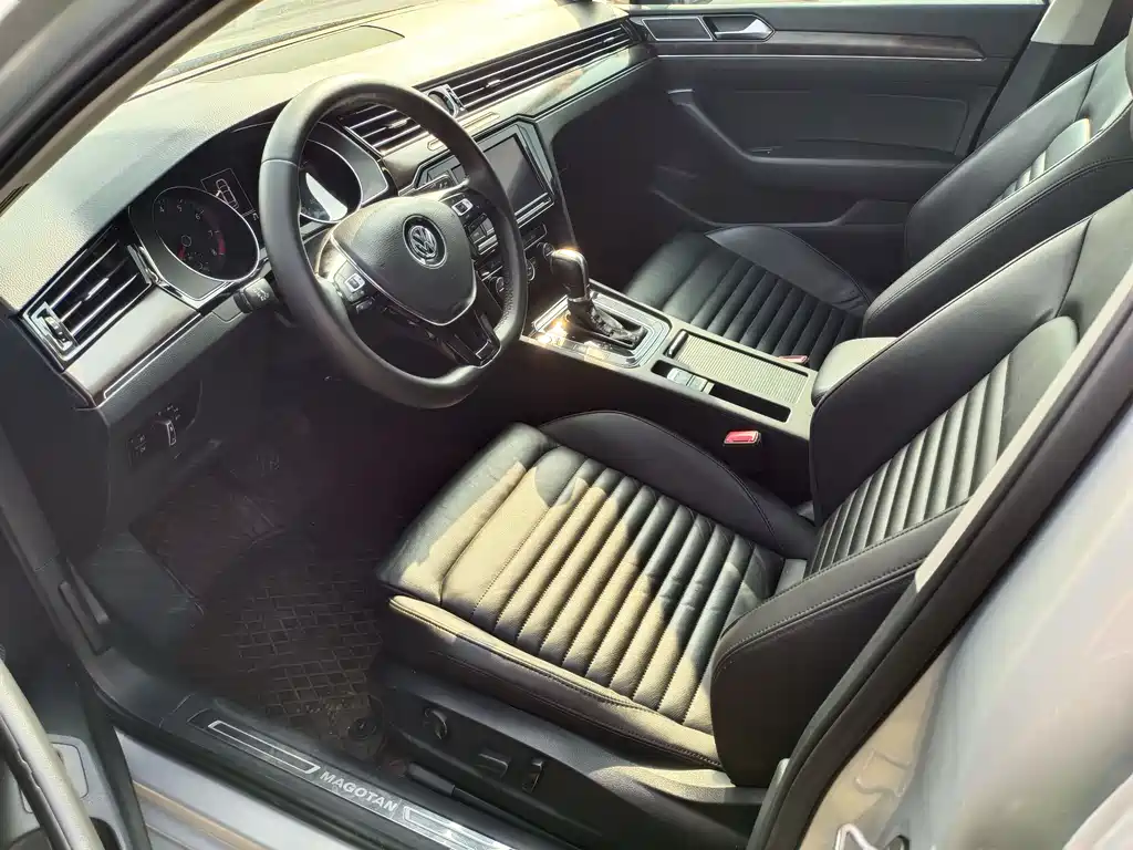 Magotan 330 TSI DSG Luxury CN-VI