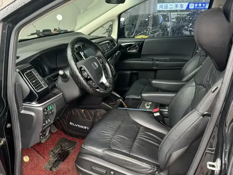 Honda Elysion 2.0 L Hybrid Luxury
