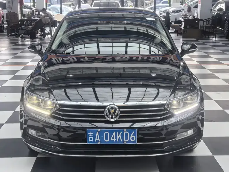 Volkswagen Magotan 330 TSI DSG Luxury